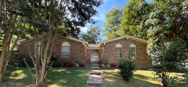 Primary Photo - 4335 Hallview Dr