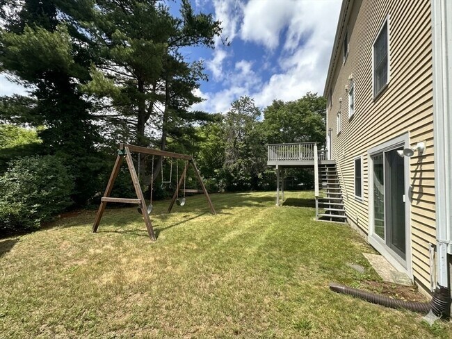 Building Photo - 322 Lowell St