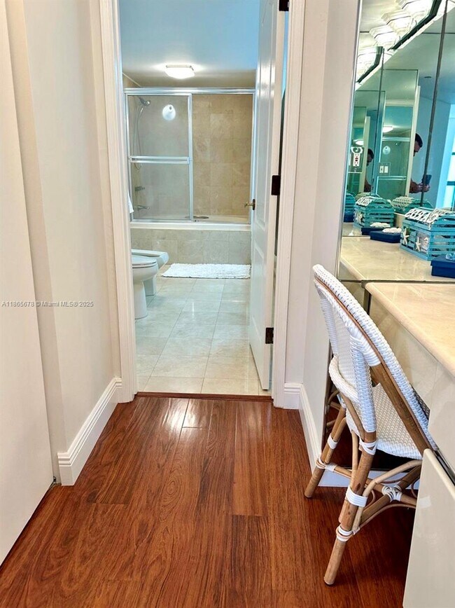 Building Photo - 5757 Collins Ave