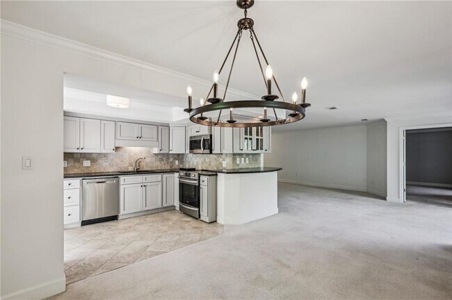 Building Photo - 25316 Plantation Dr NE