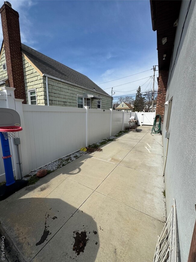 Building Photo - 15 Belmont Blvd