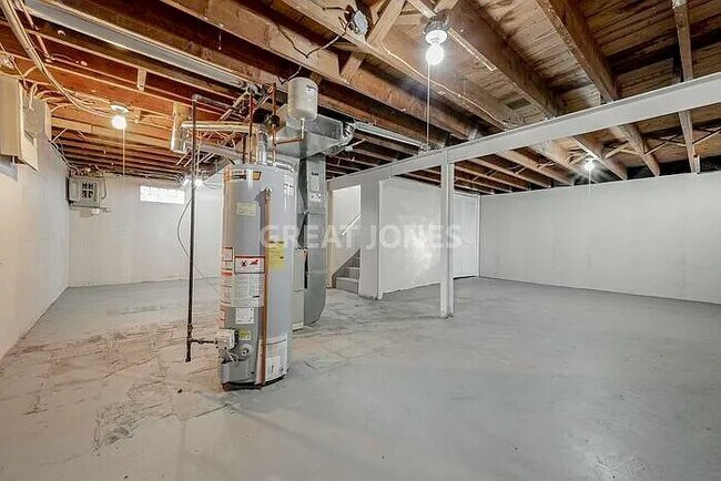 Building Photo - 1143 Charbonier Rd