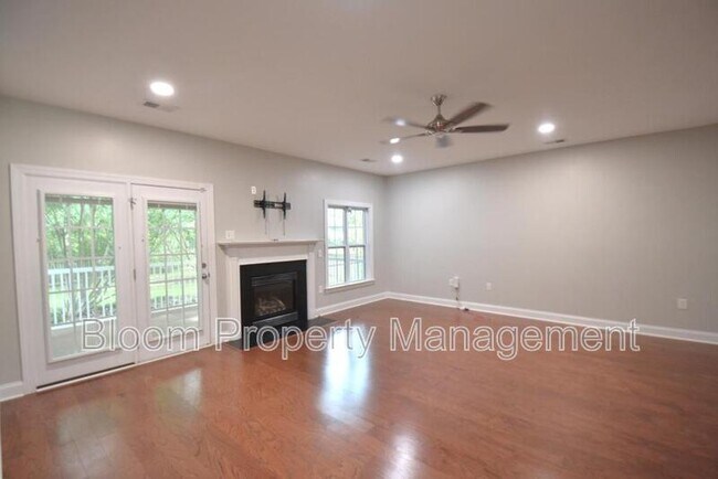 Building Photo - 8566 Royal Palm Ln