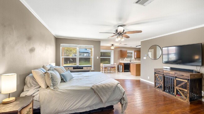 Building Photo - 638 Coral Harbor