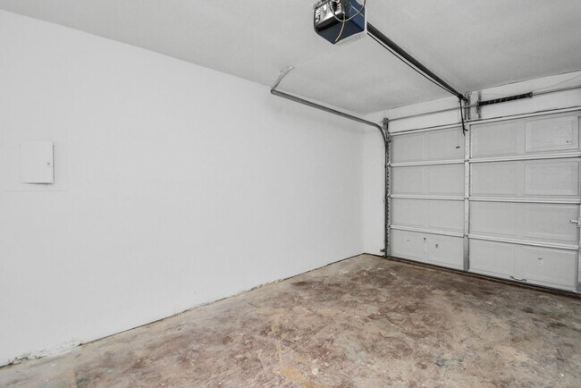 Building Photo - 262 De Boll St