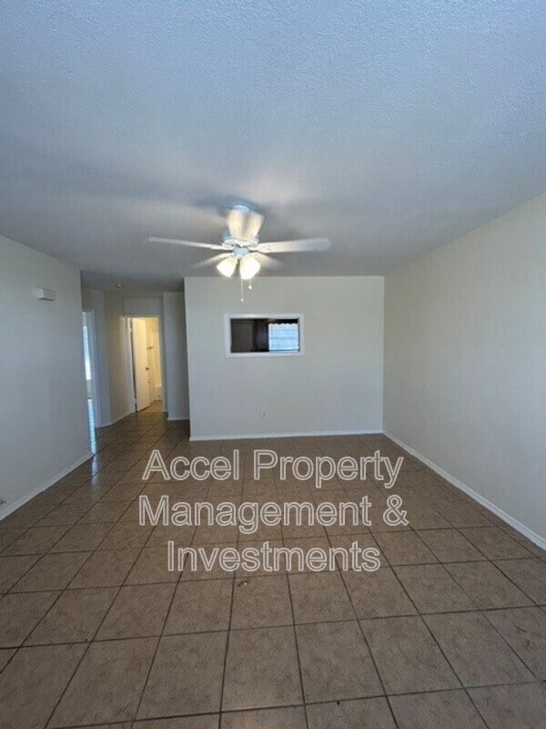 Building Photo - 2409 Gumwood Ave W