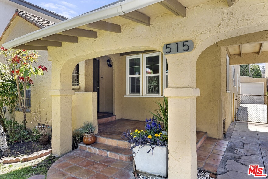 Building Photo - 515 N Kings Rd