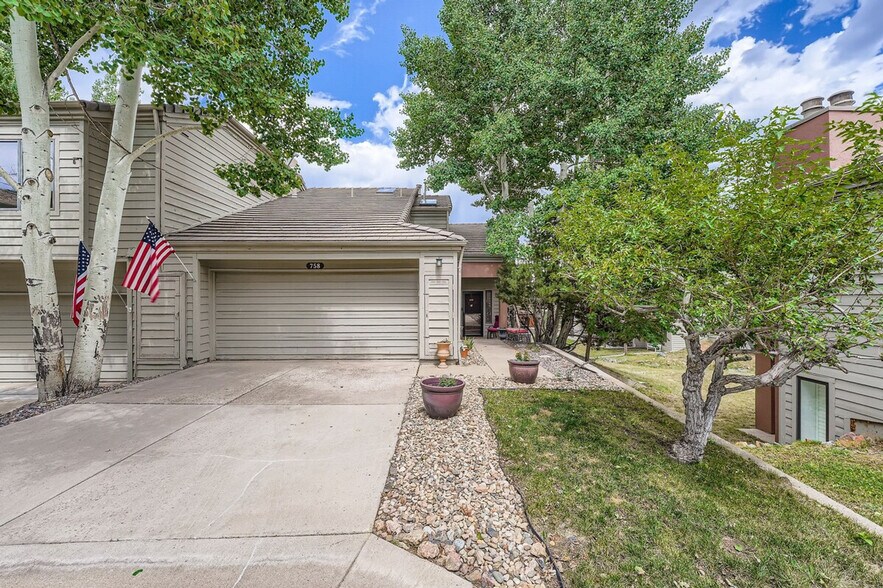 Building Photo - 776 Chimney Creek Dr