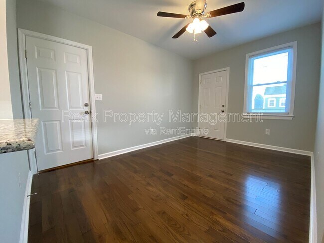 Building Photo - 604 N 32nd St