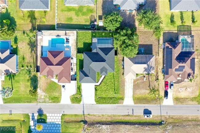 Building Photo - 302 SW 14th Ave