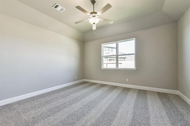 Building Photo - 745 Lake Lacosta Dr