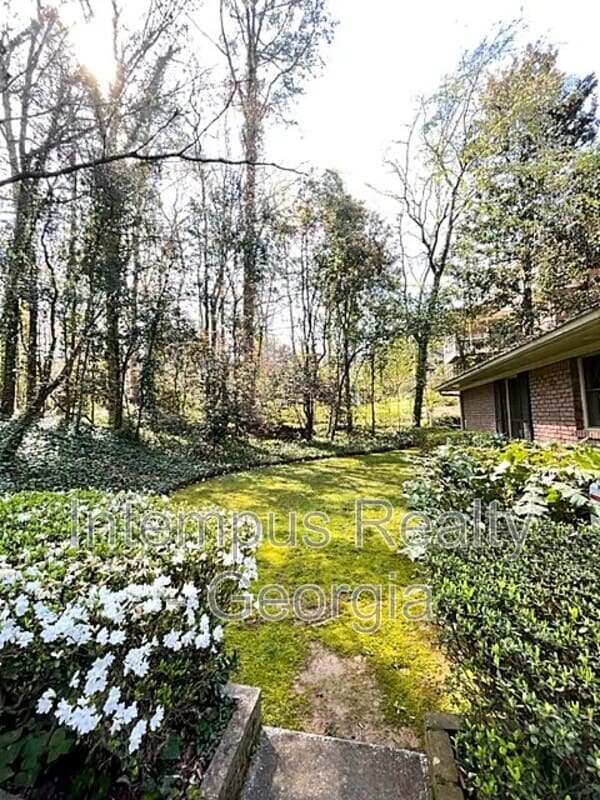Building Photo - 3474 Sunderland Cir NE