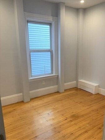 Building Photo - 11 Bellflower St