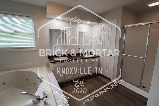 Building Photo - 4045 Heather Ct NW