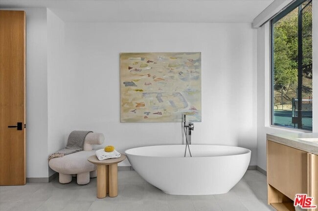 Building Photo - 1836 Loma Vista Dr