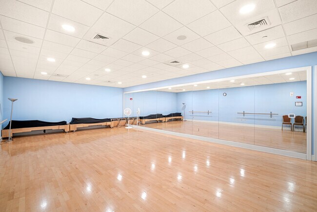 Building Photo - 9400 Briarcliff Trace