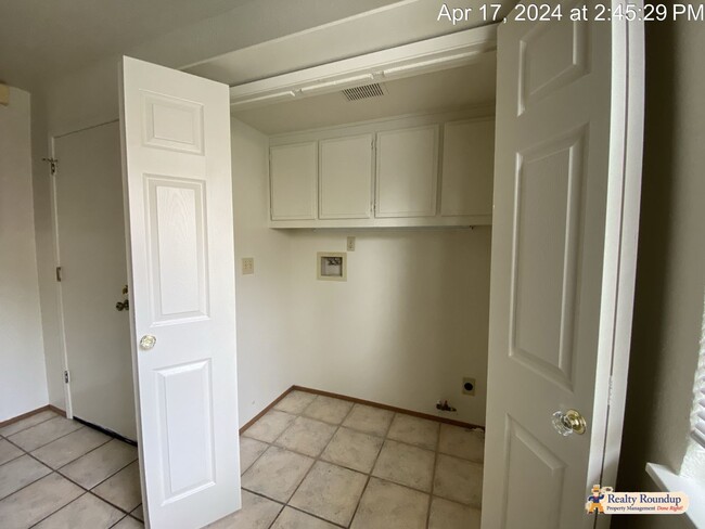 Building Photo - Charming Two Story Home