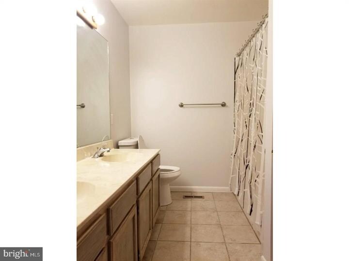Building Photo - 89 Winterberry Ct