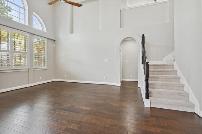 Building Photo - 5819 Santa Fe Springs Dr