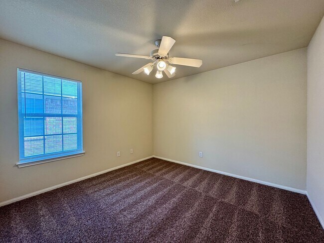 Building Photo - 400B Chapel Trail Cir