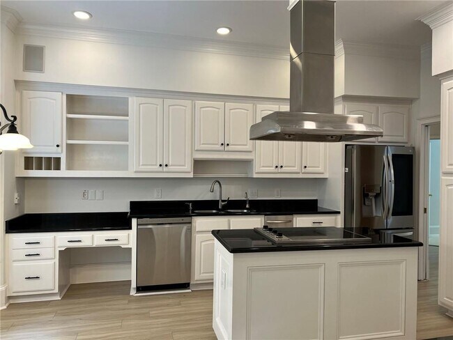 Building Photo - 4608 Chattahoochee Crossing SE