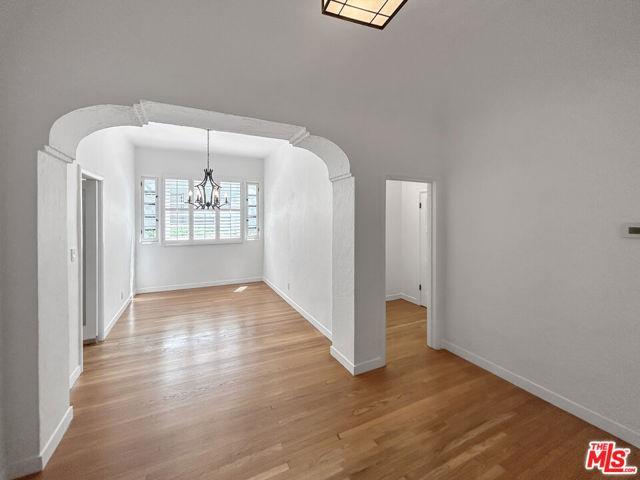 Building Photo - 1220 N La Cienega Blvd