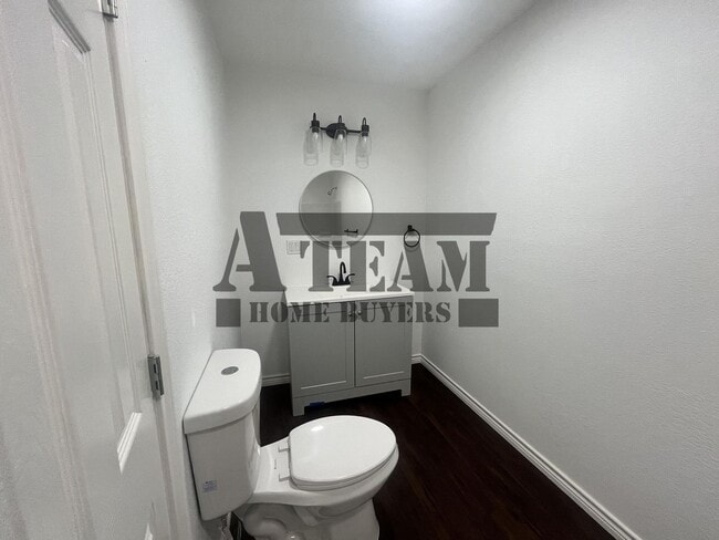 Building Photo - Fully Remodeled 3 Bedroom 2 Bathroom