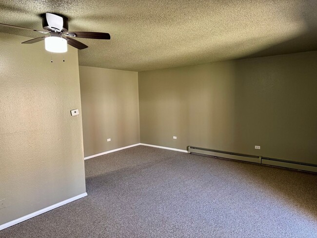 Building Photo - Charming 2BR Condo in Denver