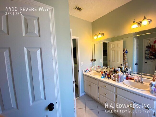 Building Photo - 4410 Revere Way