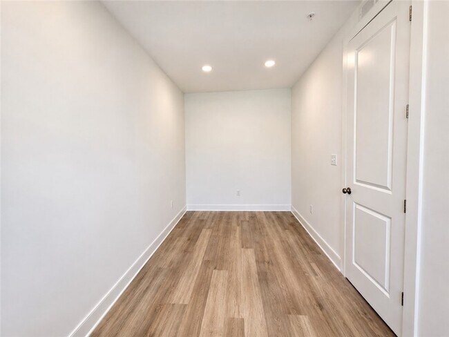 Building Photo - 307 Palisade Wy