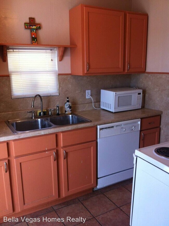 Building Photo - 2 br, 1 bath House - 409 N 9th St