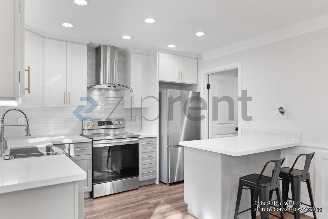 Building Photo - 686 Whitewater Ct