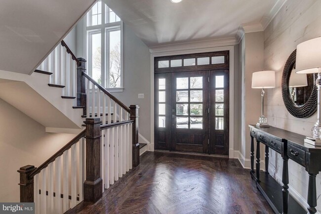 Building Photo - 5700 Tanglewood Dr