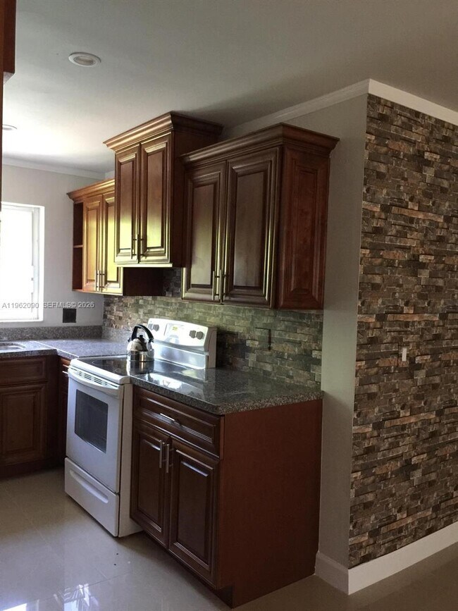 Building Photo - 5901 SW 45th St