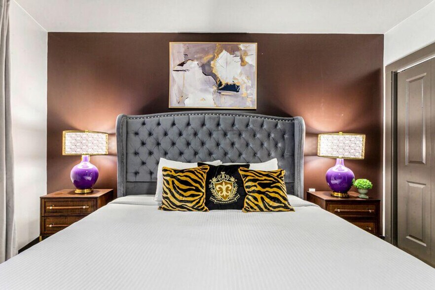 Building Photo - 611 Commerce St