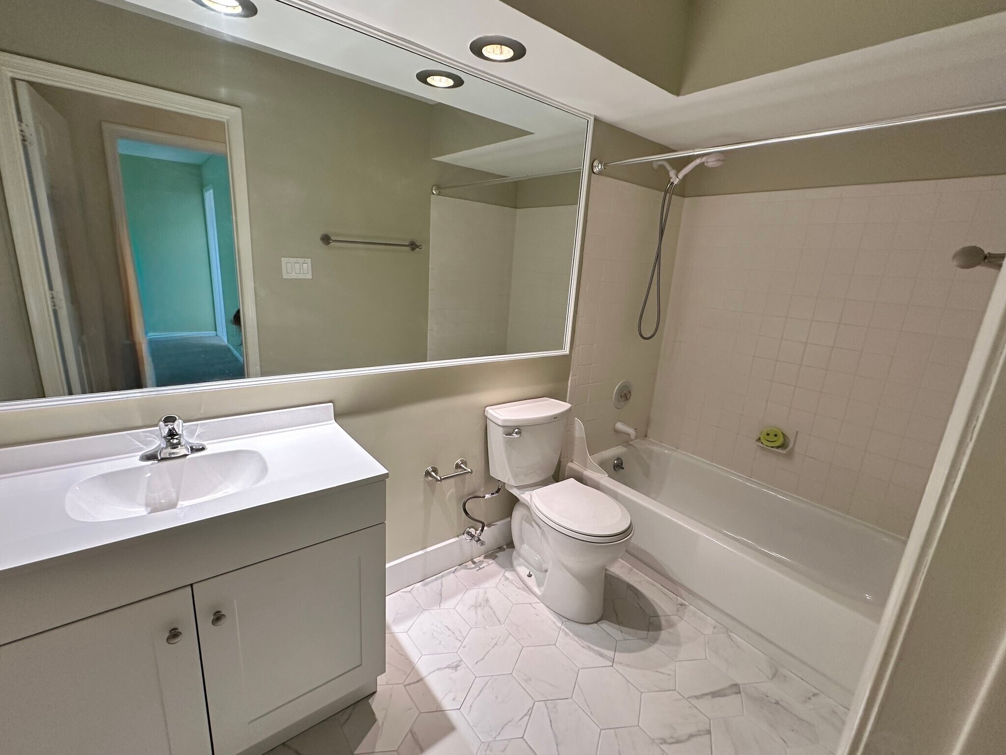 Building Photo - 203 Eagles Chase Dr