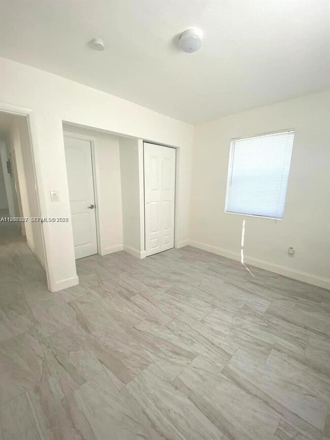 Building Photo - 1511 NE 42nd St