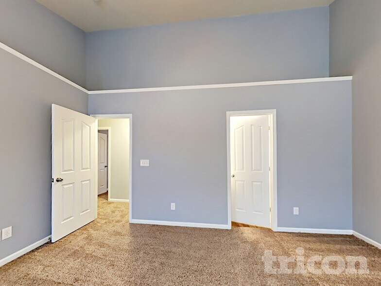 Building Photo - 11709 Oak St