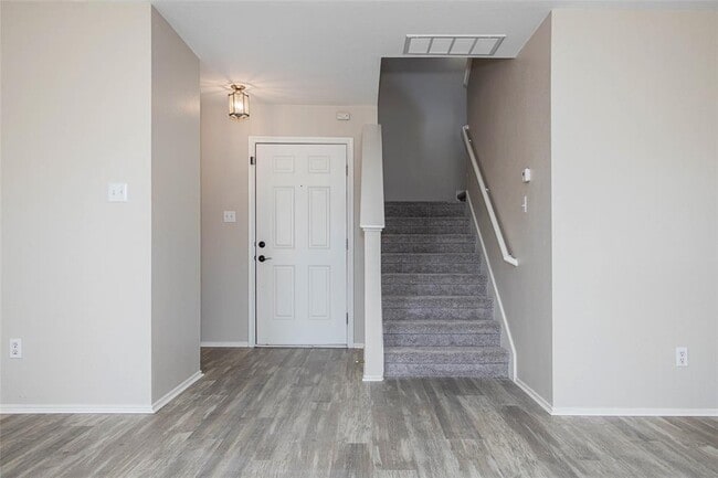 Building Photo - 311 Quarter Ave