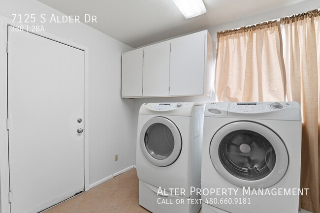 Building Photo - 7125 S Alder Dr