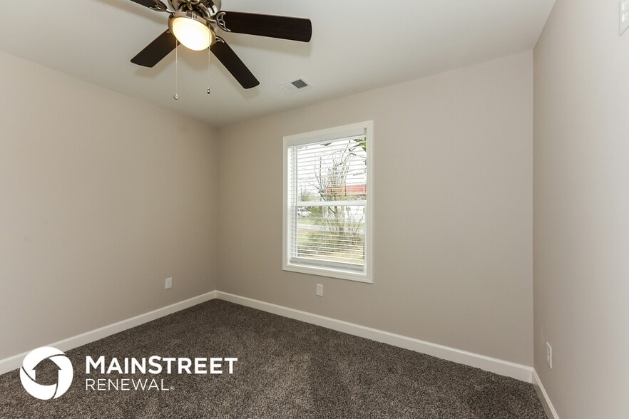 Building Photo - 122 W Hite St