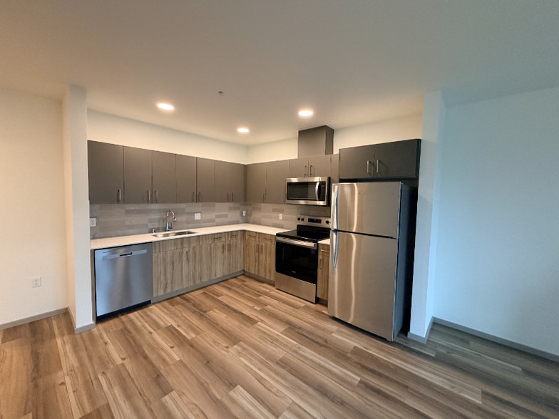 Primary Photo - 2950 NE 11th St