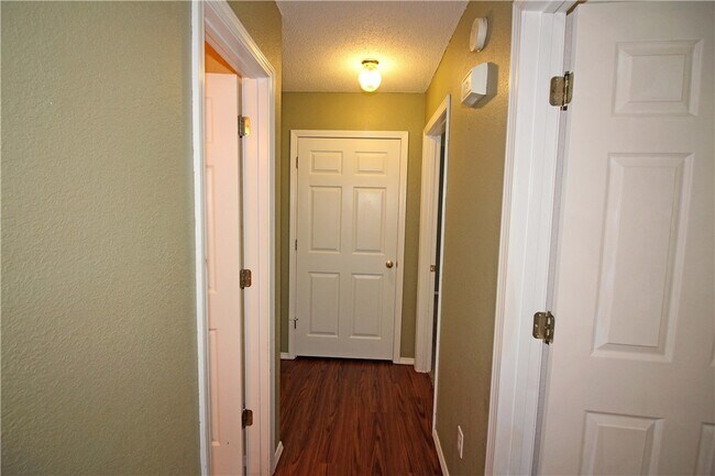 Building Photo - 1205 SE 22nd St