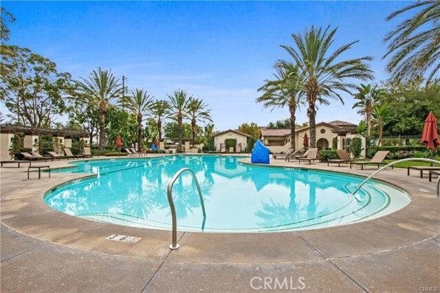 Building Photo - 3468 Villa Dr
