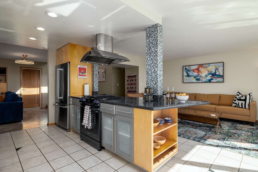 Building Photo - 3081 Nute Way