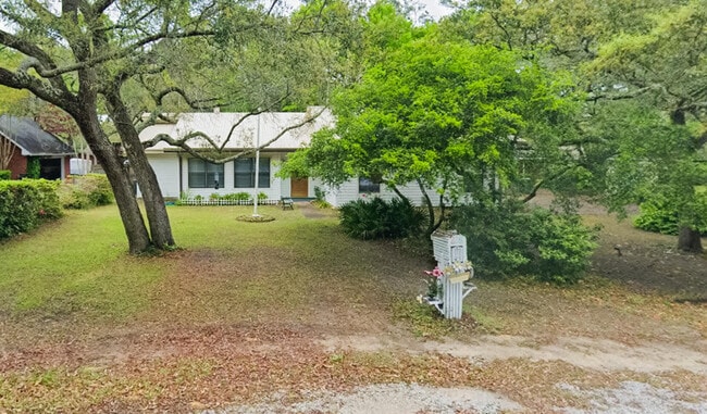 Primary Photo - 228 Louisiana Ave