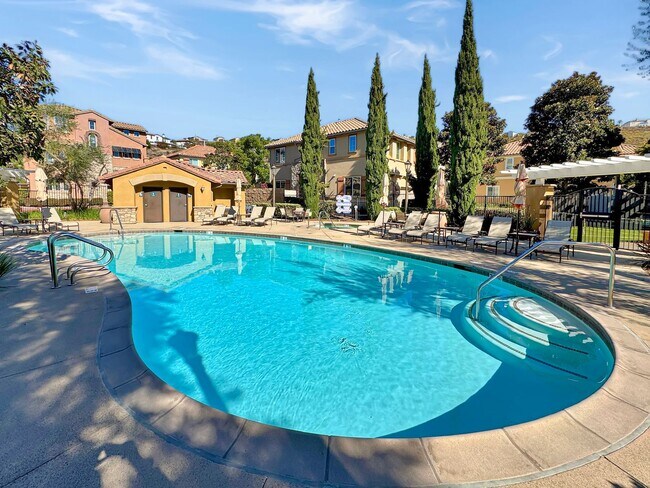 Building Photo - Great 3B/2.5BA House in Gated San Elijo Hills Community!