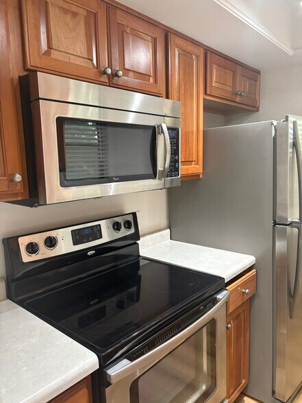 Building Photo - 6918 S Countrywoods Cir