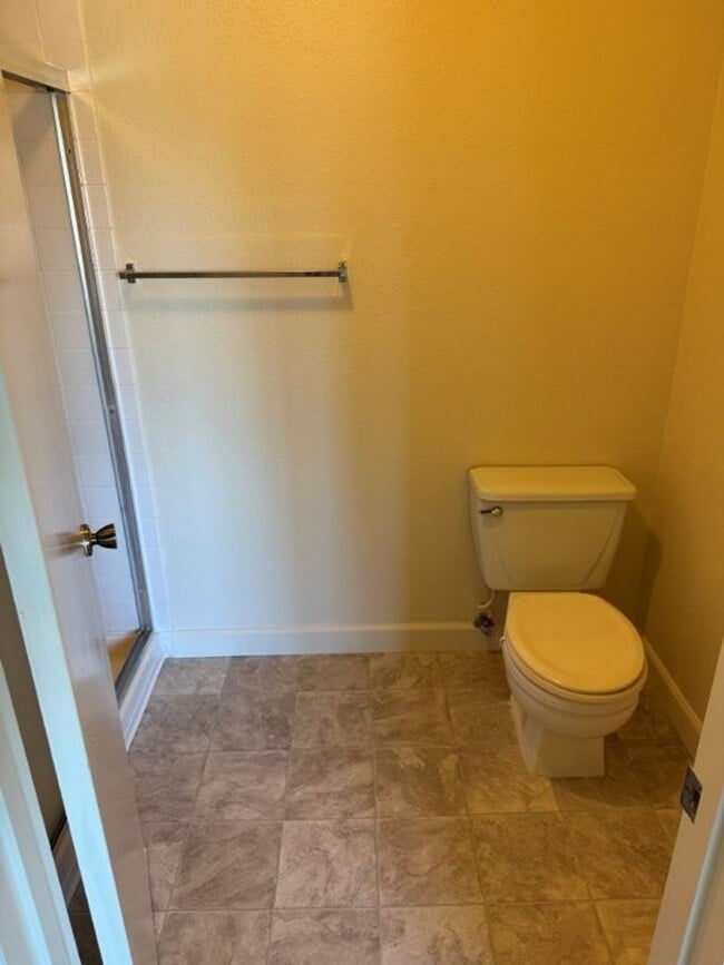 Building Photo - Updated 4 Bedroom 2.5 Bath Vacaville *Star...