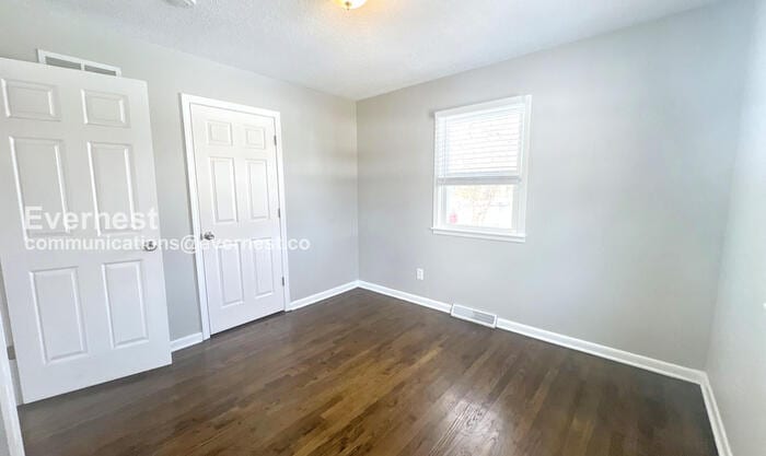 Building Photo - 11330 E 24th St S